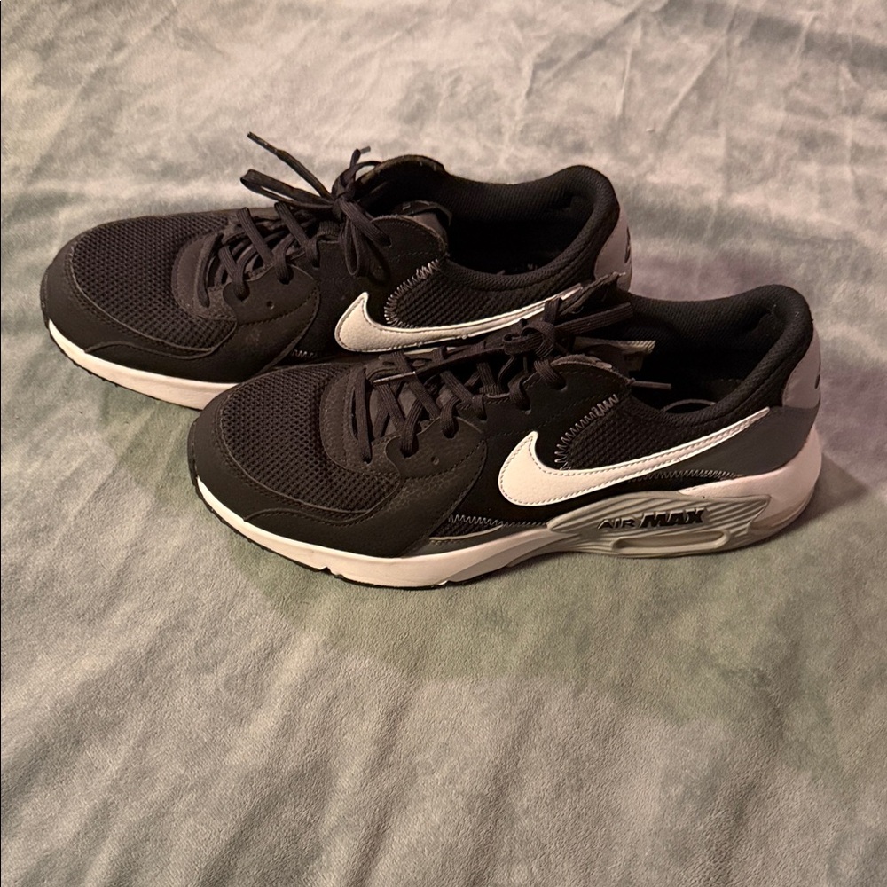 Nike Air Max Black and Gray Athletic Shoes